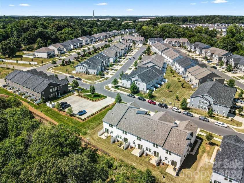 4529 Iron Oak Lane, Charlotte, NC 28269.  MLS# CAR4384034, YatesRealty ID 34105. 