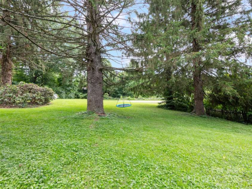 145 Shackford Street, Waynesville, NC 28786.  MLS# CAR4295587, YatesRealty ID 34106. 