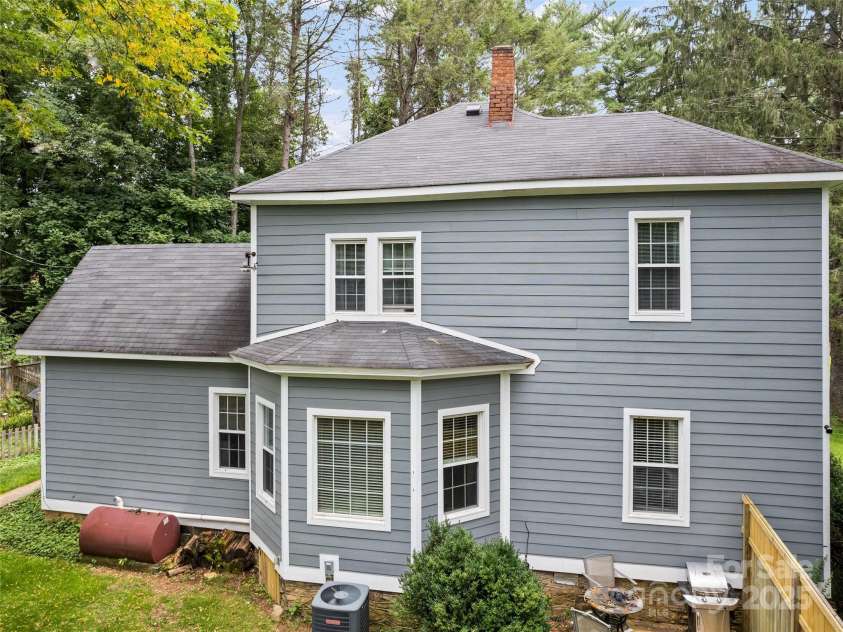 145 Shackford Street, Waynesville, NC 28786.  MLS# CAR4333580, YatesRealty ID 34106. 