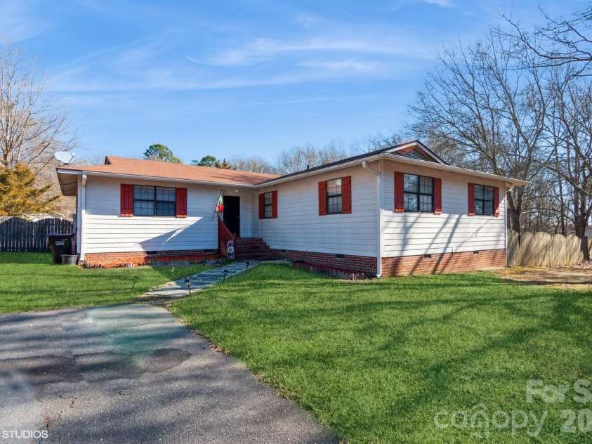 9938 Sandra Lane, Fort Mill, SC 29707.  MLS# CAR4398948, YatesRealty ID 34106. 