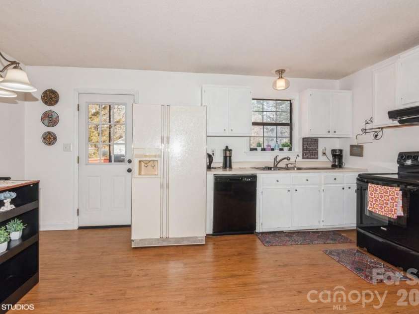 9938 Sandra Lane, Fort Mill, SC 29707.  MLS# CAR4398948, YatesRealty ID 34106. 