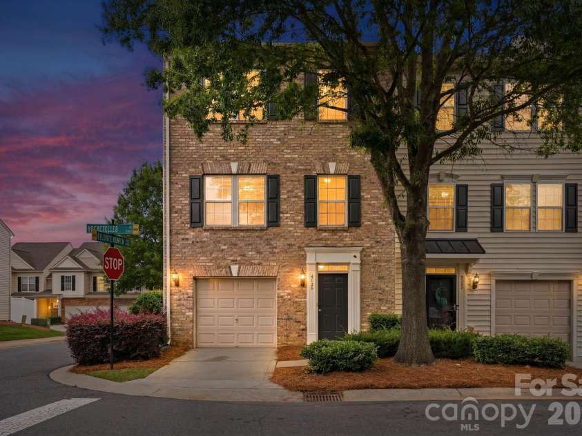 6226 Rockefeller Lane, Charlotte, NC 28210.  MLS# CAR4361301, YatesRealty ID 34108. 