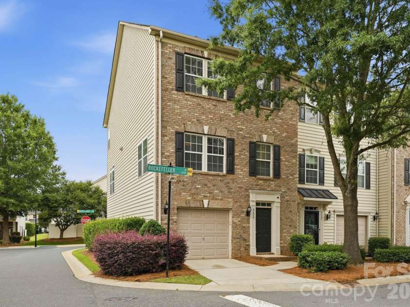 6226 Rockefeller Lane, Charlotte, NC 28210.  MLS# CAR4361301, YatesRealty ID 34108. 