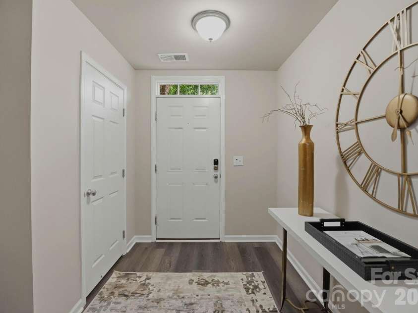 6226 Rockefeller Lane, Charlotte, NC 28210.  MLS# CAR4361301, YatesRealty ID 34108. 