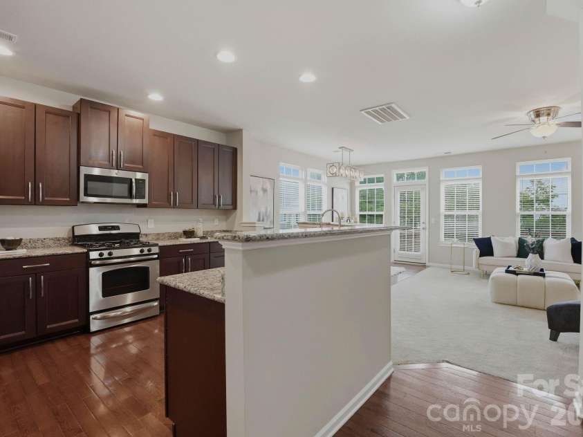 6226 Rockefeller Lane, Charlotte, NC 28210.  MLS# CAR4361301, YatesRealty ID 34108. 