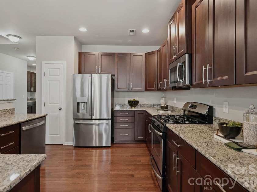 6226 Rockefeller Lane, Charlotte, NC 28210.  MLS# CAR4361301, YatesRealty ID 34108. 
