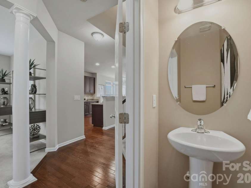 6226 Rockefeller Lane, Charlotte, NC 28210.  MLS# CAR4361301, YatesRealty ID 34108. 