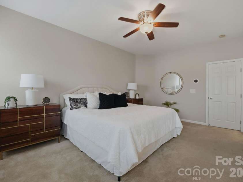 6226 Rockefeller Lane, Charlotte, NC 28210.  MLS# CAR4361301, YatesRealty ID 34108. 