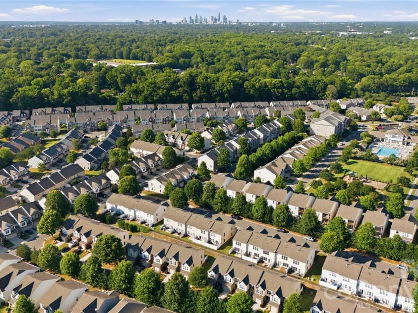 6226 Rockefeller Lane, Charlotte, NC 28210.  MLS# CAR4361301, YatesRealty ID 34108. 