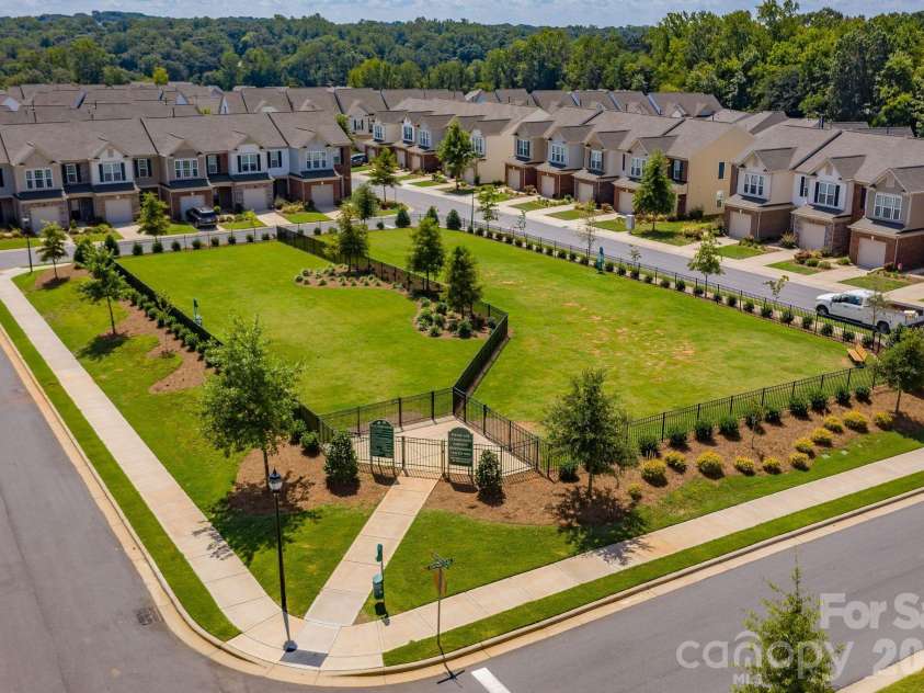 6226 Rockefeller Lane, Charlotte, NC 28210.  MLS# CAR4361301, YatesRealty ID 34108. 