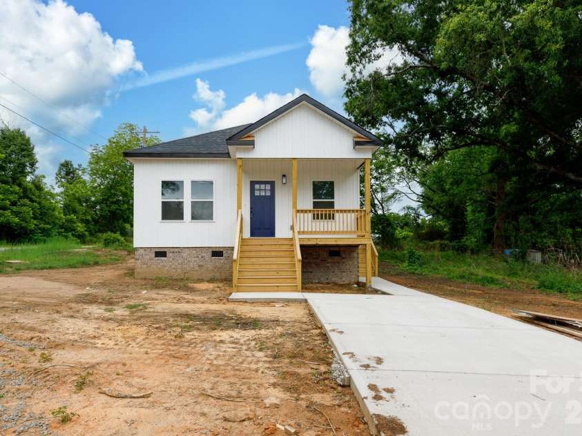7.5 Wilson Avenue, Great Falls, SC 29055.  MLS# CAR4377657, YatesRealty ID 34109. 