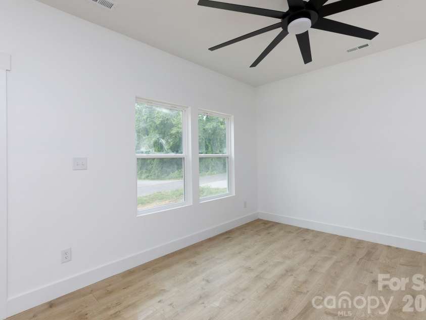 7.5 Wilson Avenue, Great Falls, SC 29055.  MLS# CAR4377657, YatesRealty ID 34109. 