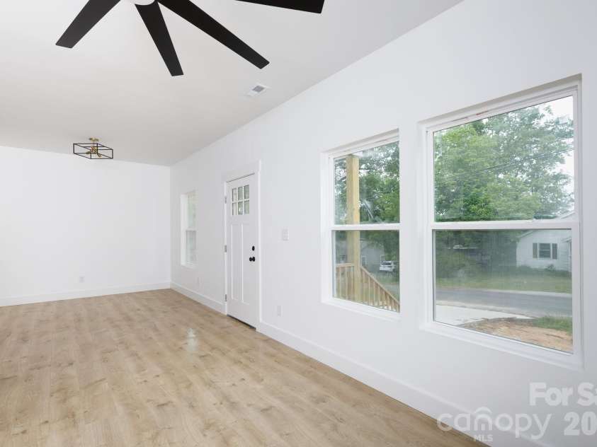 7.5 Wilson Avenue, Great Falls, SC 29055.  MLS# CAR4377657, YatesRealty ID 34109. 