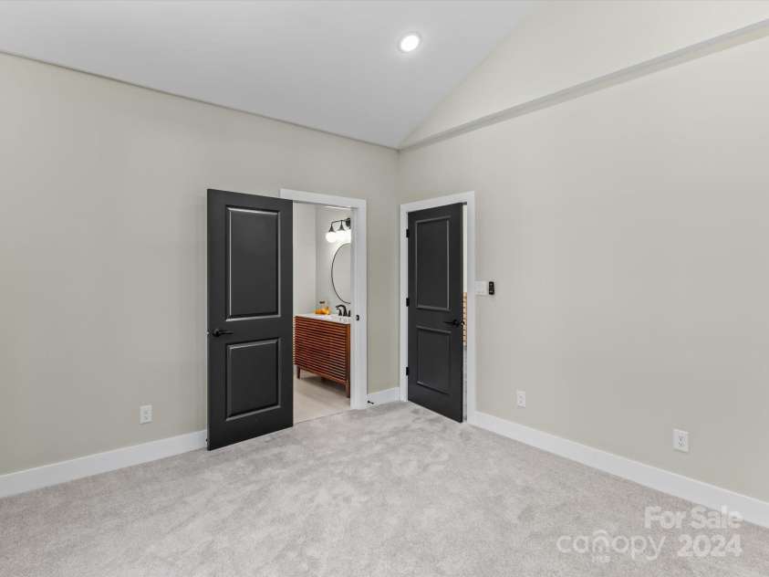 4180 2nd Street, Hickory, NC 28601.  MLS# CAR4199446, YatesRealty ID 3411. 