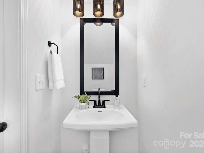 429 Huntersville Concord Road, Huntersville, NC 28078.  MLS# CAR4302299, YatesRealty ID 3411. Representation