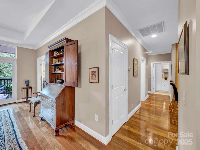 526 Church Street, Charlotte, NC 28202.  MLS# CAR4291951, YatesRealty ID 34110. 