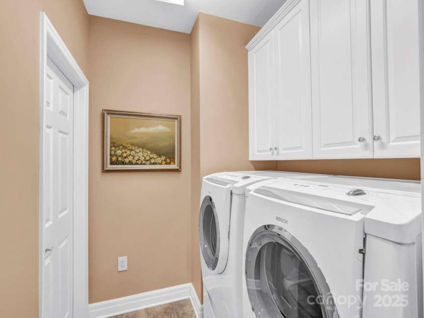 526 Church Street, Charlotte, NC 28202.  MLS# CAR4291951, YatesRealty ID 34110. 