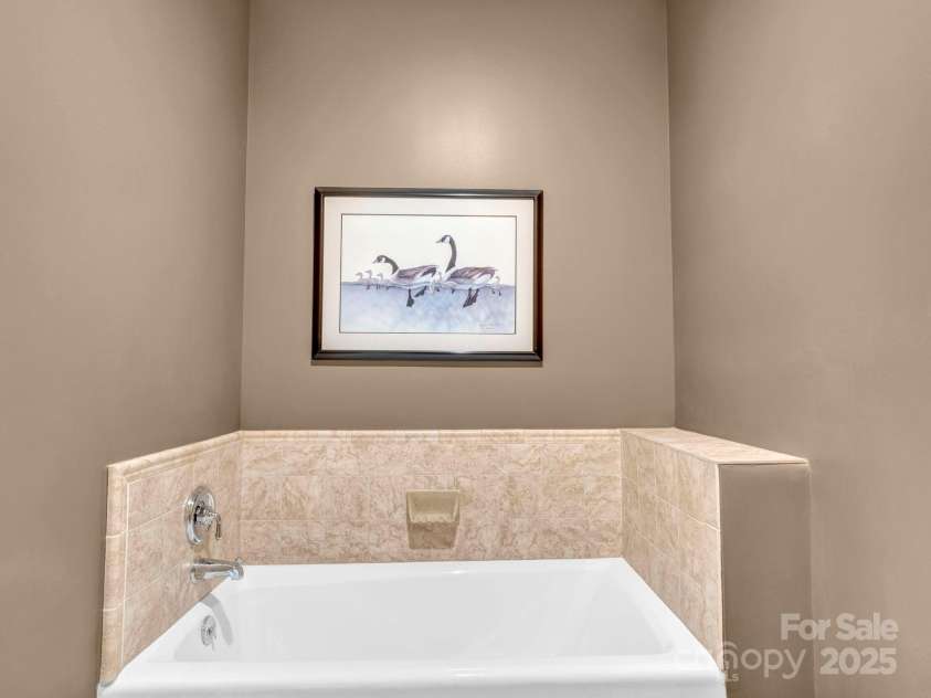 526 Church Street, Charlotte, NC 28202.  MLS# CAR4291951, YatesRealty ID 34110. 