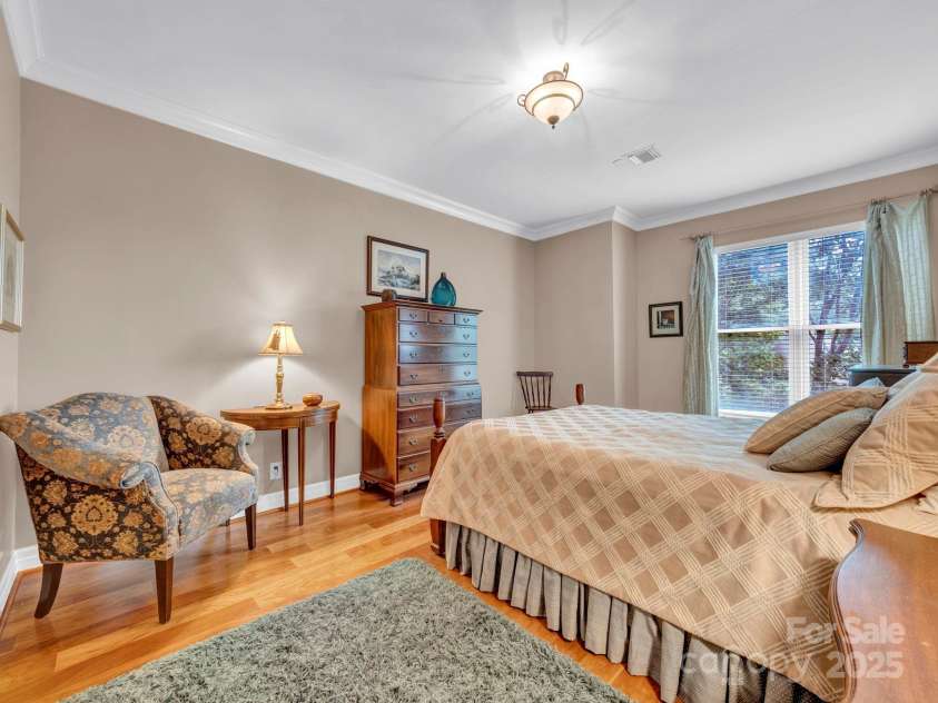 526 Church Street, Charlotte, NC 28202.  MLS# CAR4291951, YatesRealty ID 34110. 