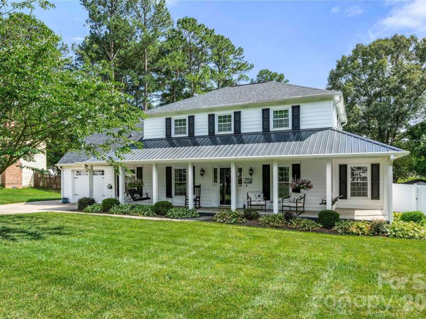 1401 Rivermont Drive, Gastonia, NC 28054.  MLS# CAR4393085, YatesRealty ID 34112. 