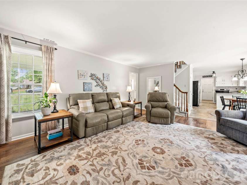1401 Rivermont Drive, Gastonia, NC 28054.  MLS# CAR4393085, YatesRealty ID 34112. 