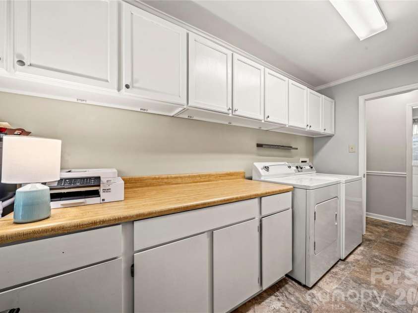 1401 Rivermont Drive, Gastonia, NC 28054.  MLS# CAR4393085, YatesRealty ID 34112. 