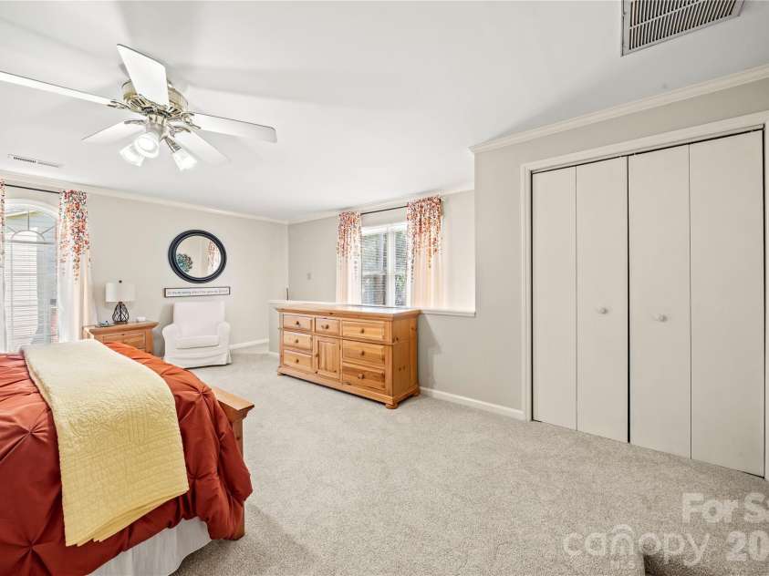 1401 Rivermont Drive, Gastonia, NC 28054.  MLS# CAR4393085, YatesRealty ID 34112. 