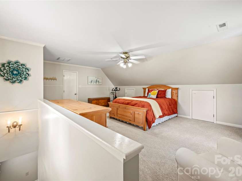 1401 Rivermont Drive, Gastonia, NC 28054.  MLS# CAR4393085, YatesRealty ID 34112. 