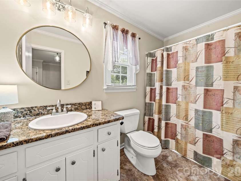 1401 Rivermont Drive, Gastonia, NC 28054.  MLS# CAR4393085, YatesRealty ID 34112. 