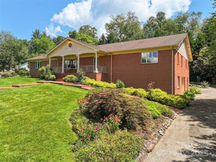 30 Harrell Drive, Lake Junaluska, NC 28745.  MLS# CAR4291834, YatesRealty ID 34112. 