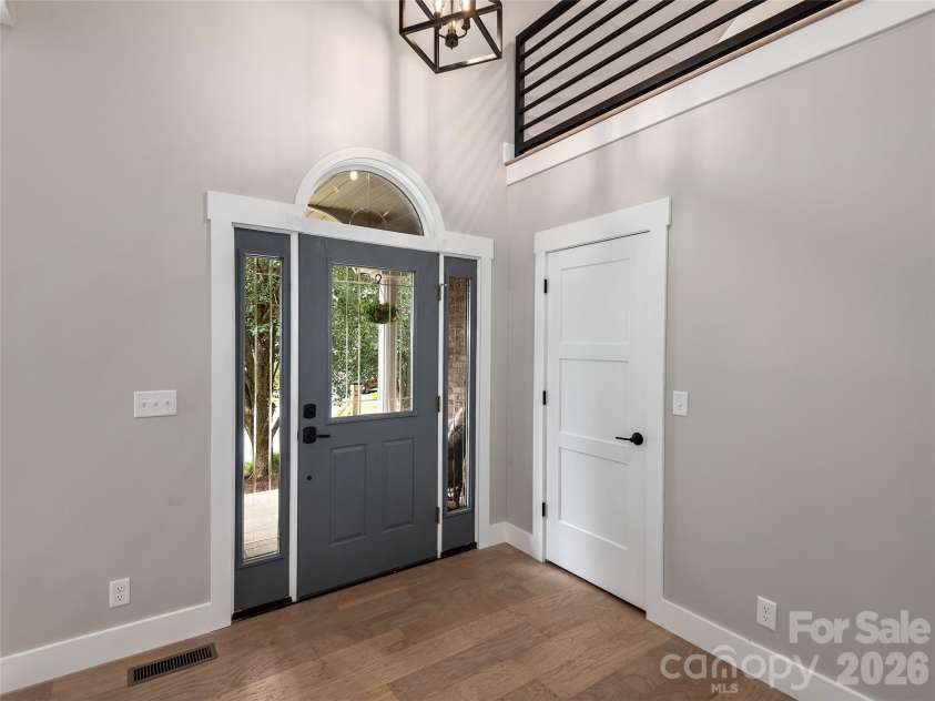 104 Arrowood Lane, Hendersonville, NC 28791.  MLS# CAR4398141, YatesRealty ID 34113. 