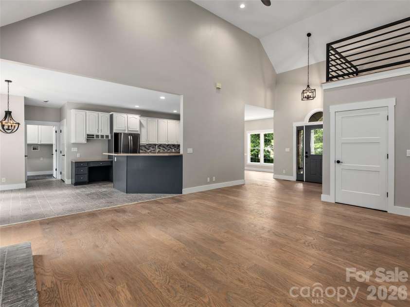 104 Arrowood Lane, Hendersonville, NC 28791.  MLS# CAR4398141, YatesRealty ID 34113. 