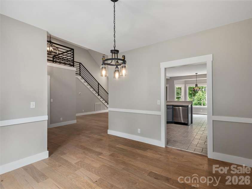 104 Arrowood Lane, Hendersonville, NC 28791.  MLS# CAR4398141, YatesRealty ID 34113. 
