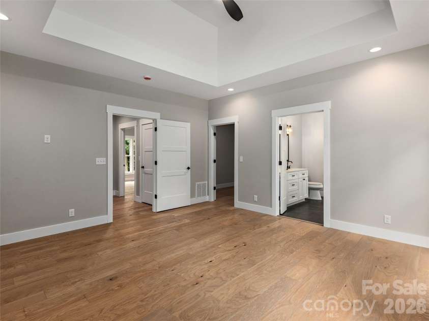 104 Arrowood Lane, Hendersonville, NC 28791.  MLS# CAR4398141, YatesRealty ID 34113. 