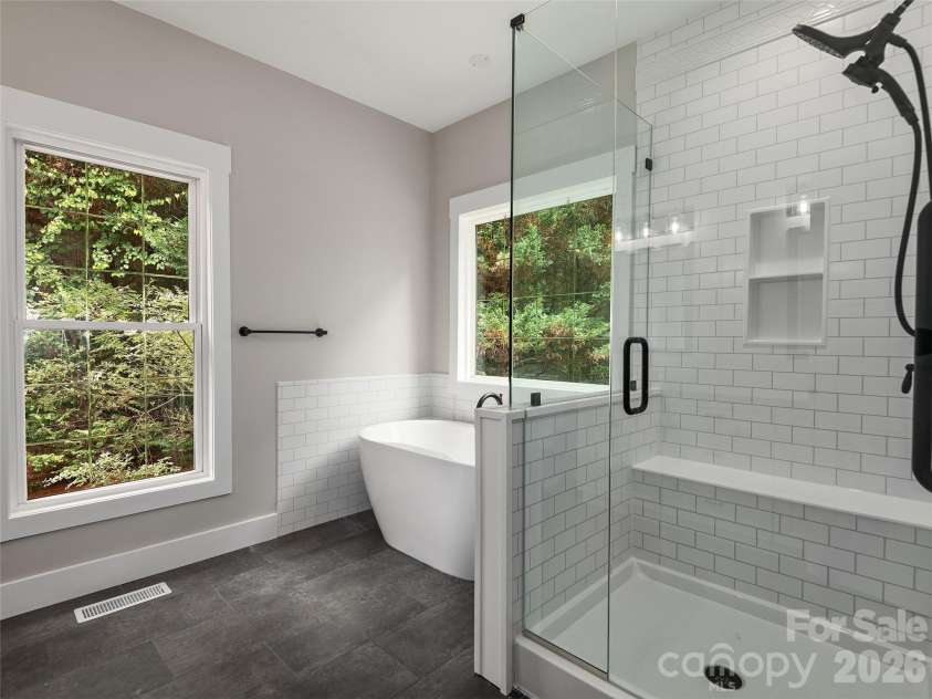 104 Arrowood Lane, Hendersonville, NC 28791.  MLS# CAR4398141, YatesRealty ID 34113. 