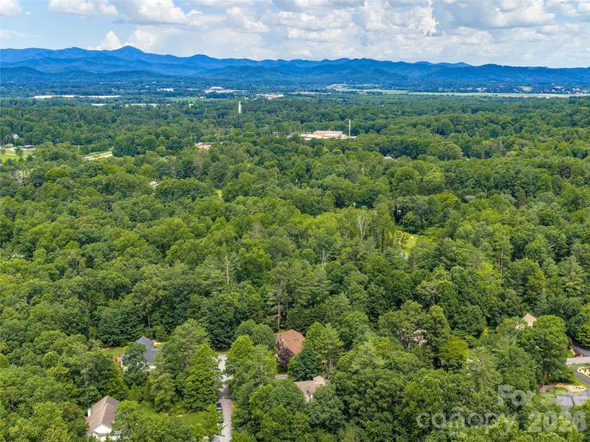 104 Arrowood Lane, Hendersonville, NC 28791.  MLS# CAR4398141, YatesRealty ID 34113. 