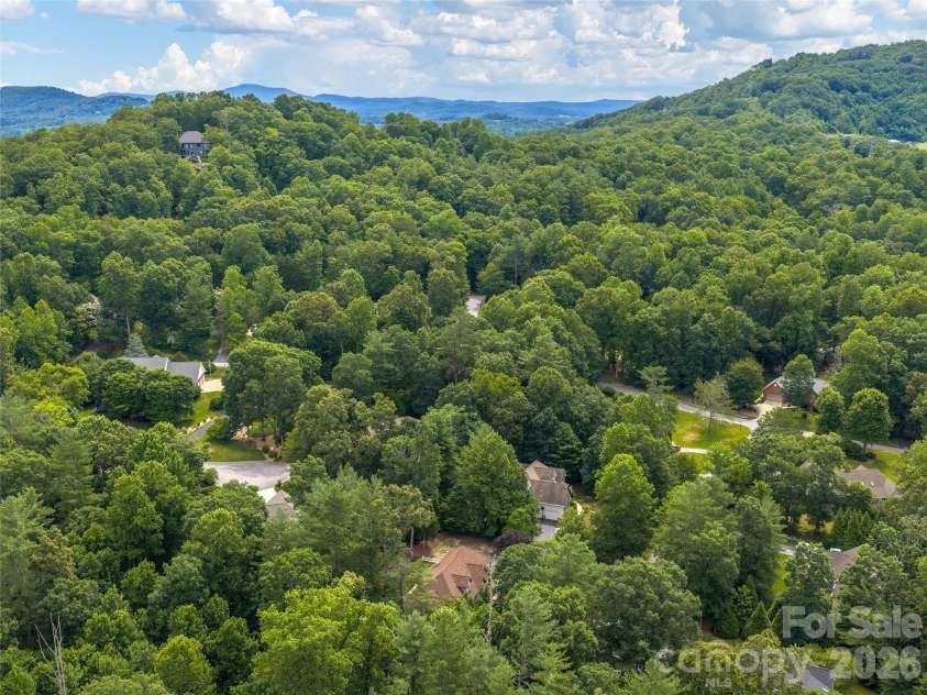 104 Arrowood Lane, Hendersonville, NC 28791.  MLS# CAR4398141, YatesRealty ID 34113. 
