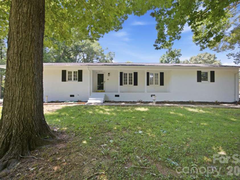 803 24th Street, Newton, NC 28658.  MLS# CAR4392856, YatesRealty ID 34114. 