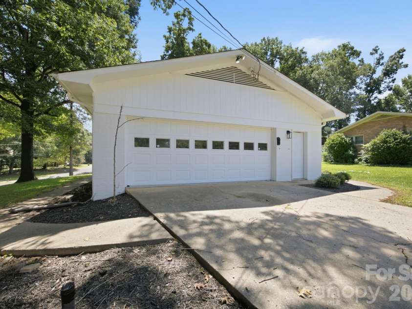 803 24th Street, Newton, NC 28658.  MLS# CAR4392856, YatesRealty ID 34114. 
