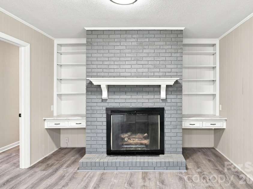 803 24th Street, Newton, NC 28658.  MLS# CAR4392856, YatesRealty ID 34114. 