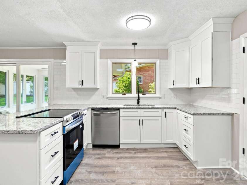 803 24th Street, Newton, NC 28658.  MLS# CAR4392856, YatesRealty ID 34114. 