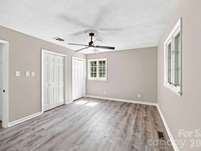 803 24th Street, Newton, NC 28658.  MLS# CAR4392856, YatesRealty ID 34114. 
