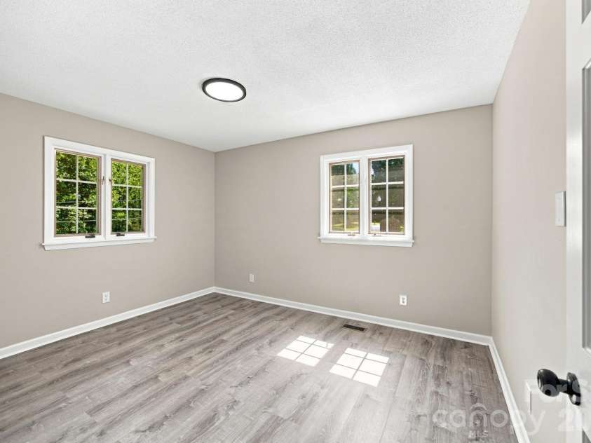 803 24th Street, Newton, NC 28658.  MLS# CAR4392856, YatesRealty ID 34114. 