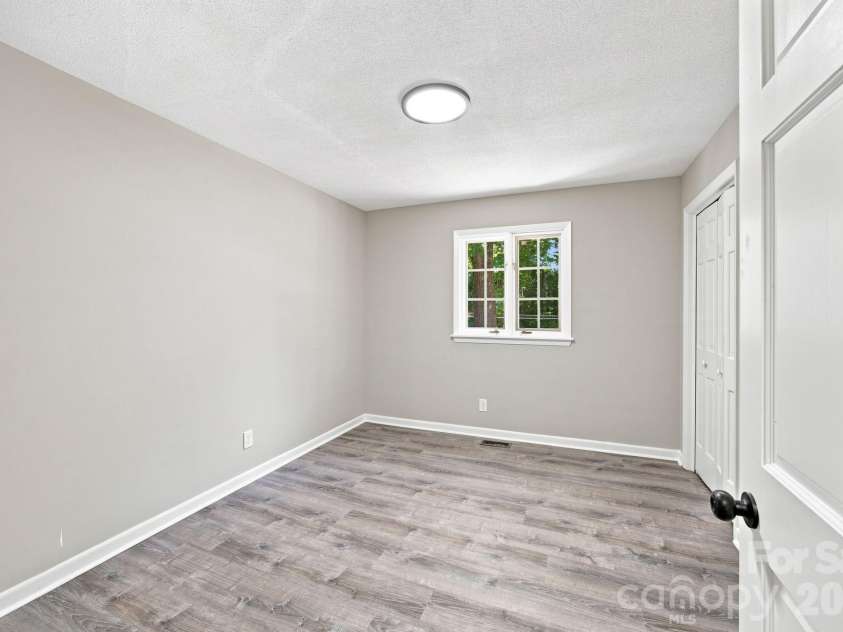 803 24th Street, Newton, NC 28658.  MLS# CAR4392856, YatesRealty ID 34114. 