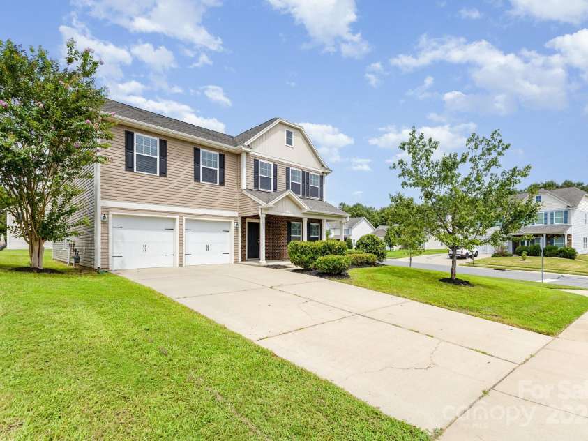 3225 Saddlebrook Drive, Midland, NC 28107.  MLS# CAR4295181, YatesRealty ID 34119. 