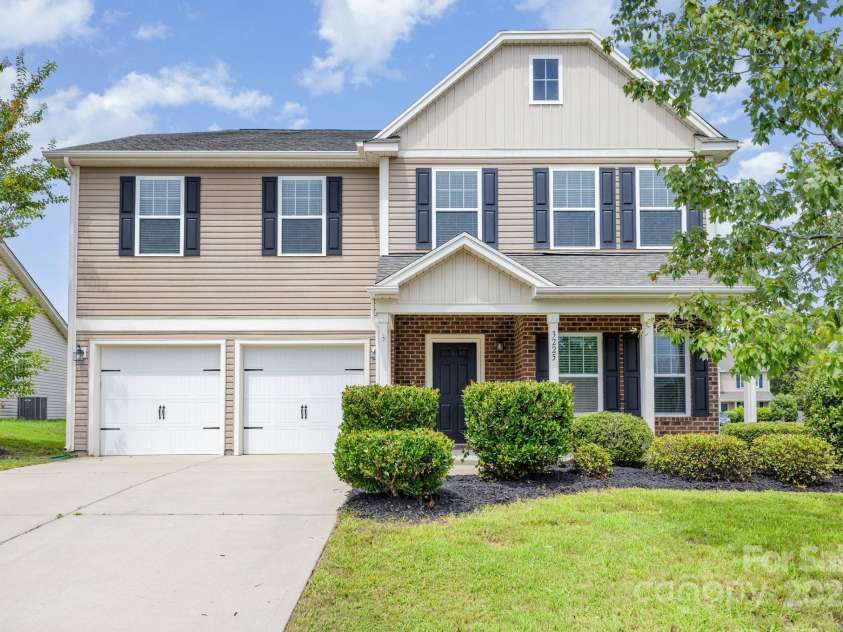 3225 Saddlebrook Drive, Midland, NC 28107.  MLS# CAR4295181, YatesRealty ID 34119. 