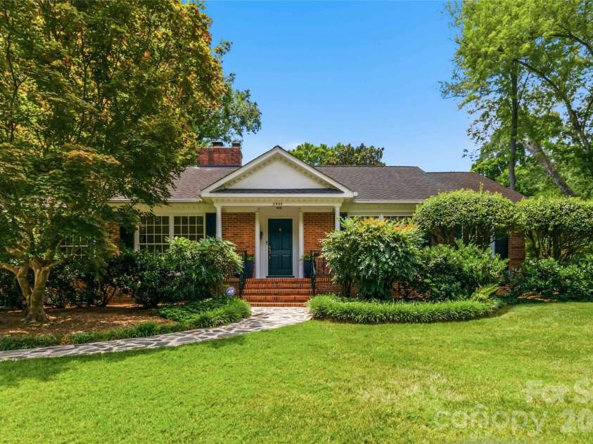 3900 Riverbend Road, Charlotte, NC 28210.  MLS# CAR4396469, YatesRealty ID 34119. 