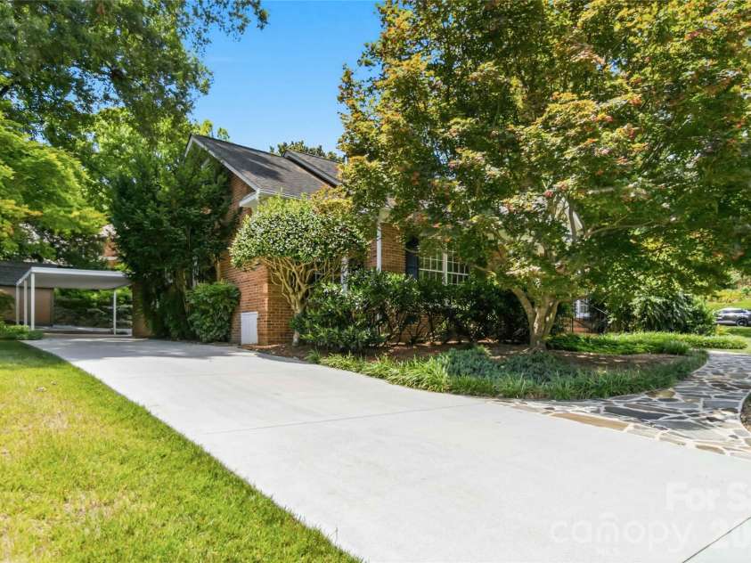 3900 Riverbend Road, Charlotte, NC 28210.  MLS# CAR4396469, YatesRealty ID 34119. 