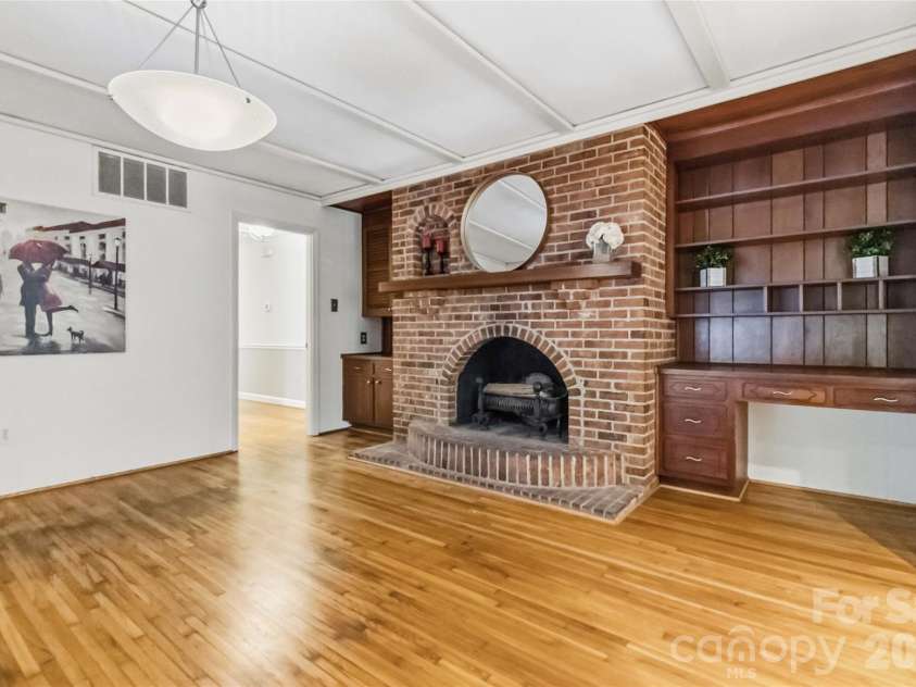 3900 Riverbend Road, Charlotte, NC 28210.  MLS# CAR4396469, YatesRealty ID 34119. 