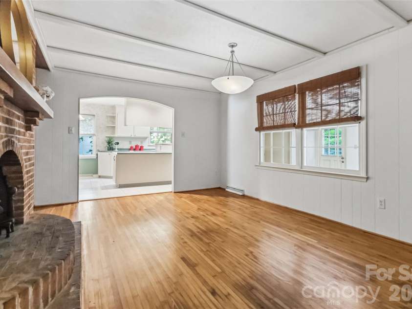 3900 Riverbend Road, Charlotte, NC 28210.  MLS# CAR4396469, YatesRealty ID 34119. 